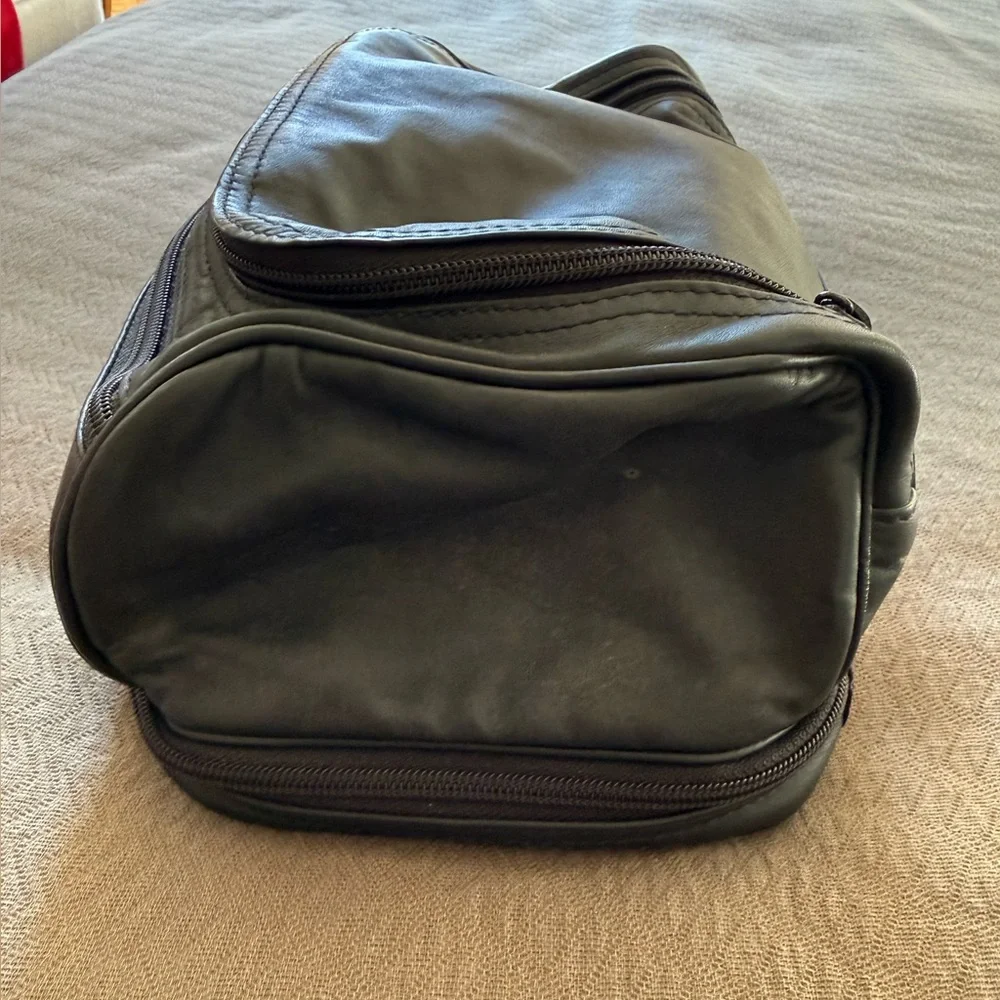 Tumi Black Leather Dual-Compartment Toiletry Kit - Picture 9 of 13